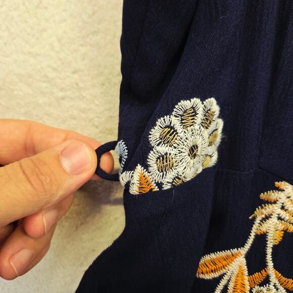 JOA Los Angeles Embroidered Floral Cold Shoulder Dress Womens M Navy Blue NWT* - Picture 14 of 14